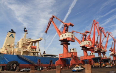 丝路海运：：：内贸集装箱运输的新引擎