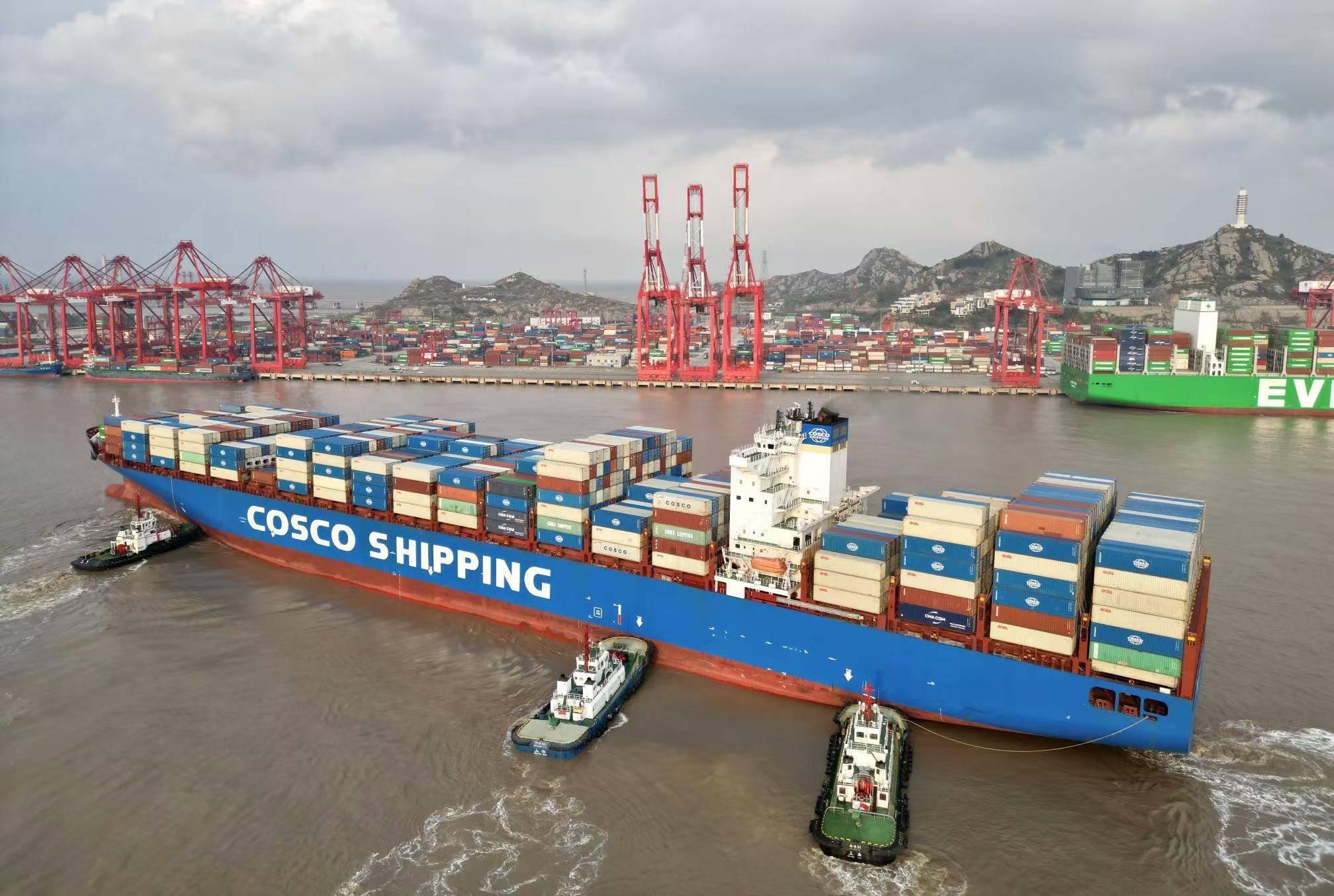 直航船与中转船：：：内贸海运，，该选直达照旧中转？？？